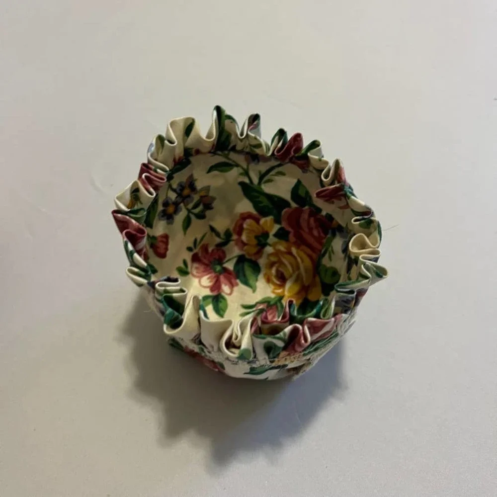 Longaberger | 1995 Small Round Basket with Floral & Plastic Liners